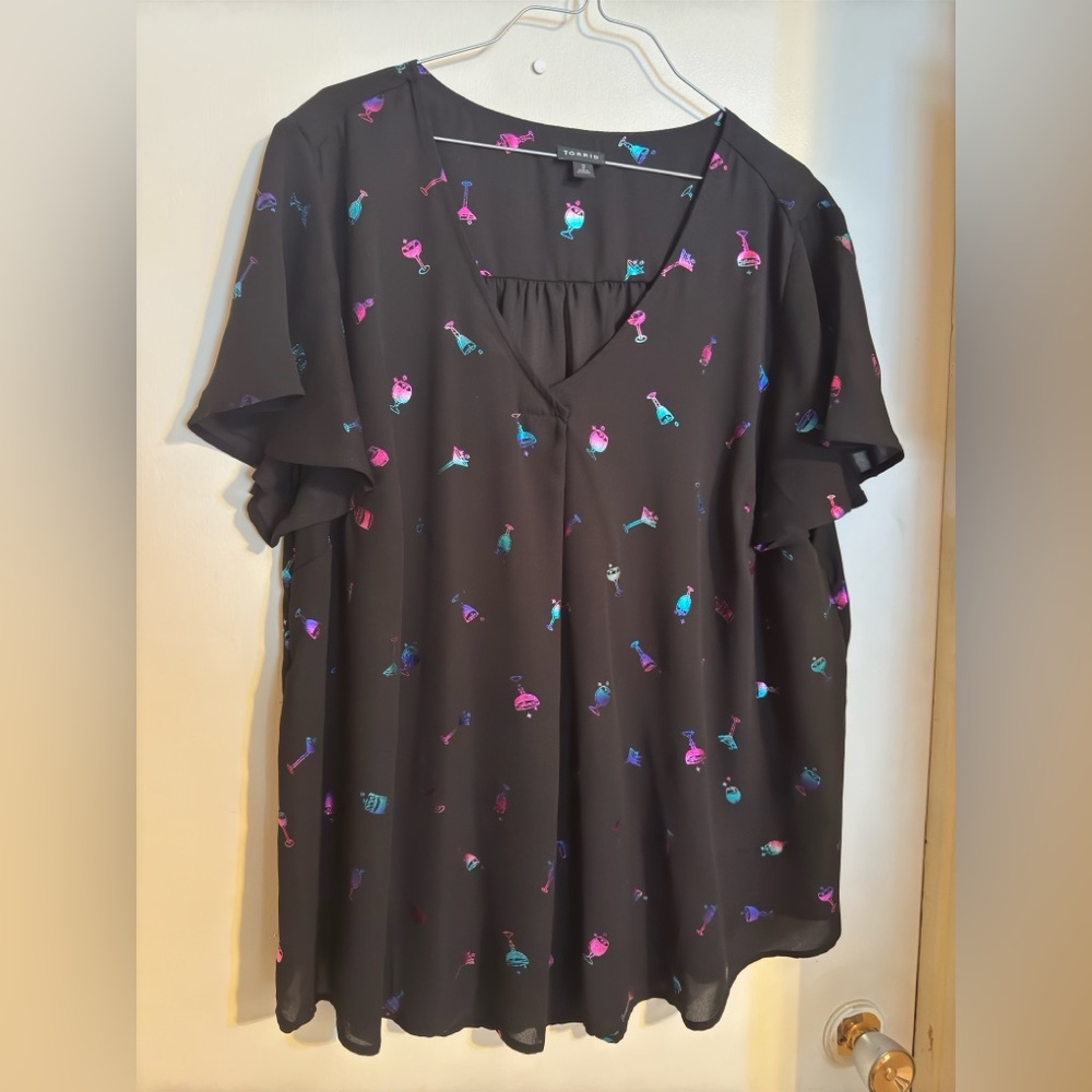 Torrid party blouse. Iridescent cocktail images. Size 2. Never worn.